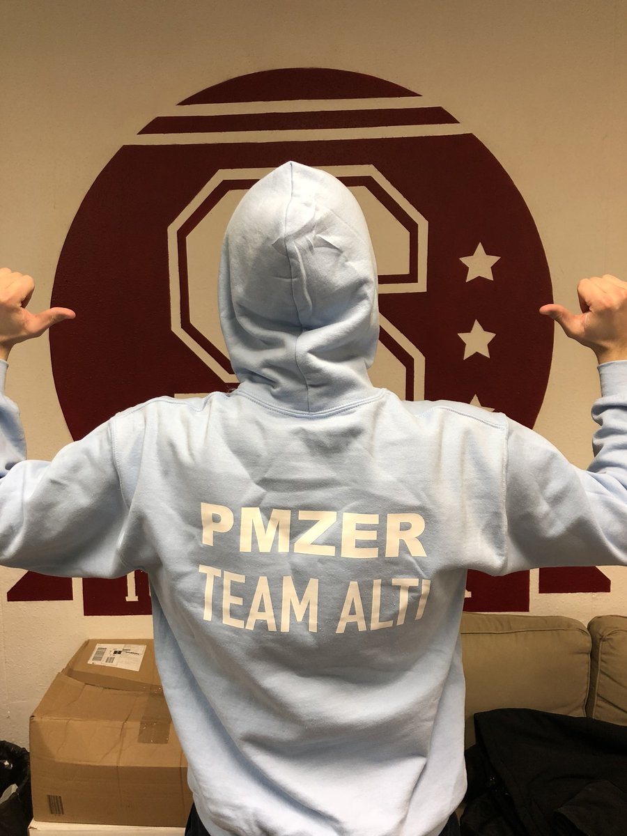 AlticiadeSceaux's tweet photo. Les membres sont équipés ! Et aux couleurs de notre partenaire @racing92 ! L’@IUT_Sceaux est prêt ! #motivation #alticiades #iutdeceaux #tc #rc92 🏉🎽 https://t.co/KyaKmmVAYs