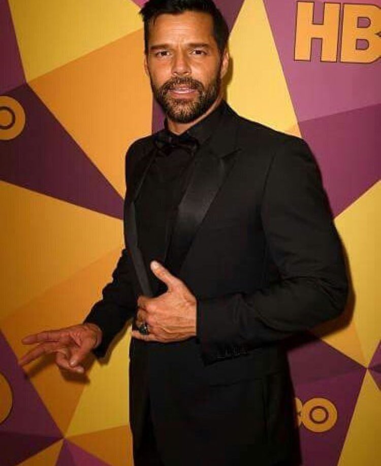 jpuscostarica's tweet photo. #Repost @ricky_martin_arte (@get_repost)
・・・
@ricky_martin #AllBlack #TimeisUP #GoldenGlobes #AfterPartye #Netflis
#Rickymartin #Eros #Love #RickyMartinArte https://t.co/wsbgtTe34N