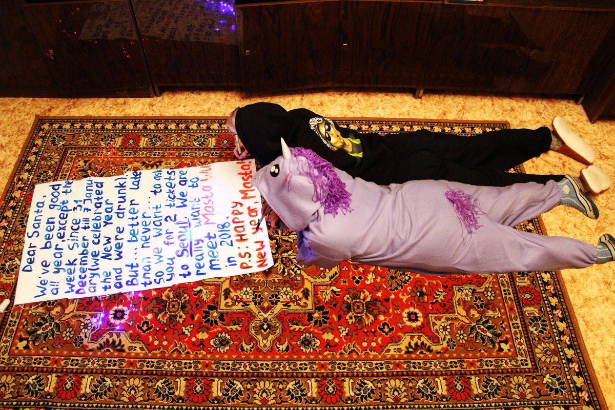 Очередное послание для масты 😎 / P.S. : @mastawu02 happy new year 😉
#mastawu #masta #wu #beggar #beggars #boys #beggarstyle #misery #fashion #letter #santa #wish #우진원 #마스타우 #새해 #산타 #편지 #newyear #2018 #goals