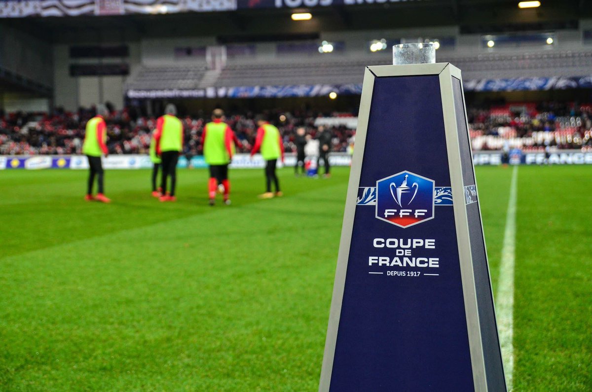 EAGuingamp's tweet photo. Tirage 16e Coupe de France : @PSG_inside - @EAGuingamp !
Merci, au revoir. ✌🏼😭 https://t.co/gCJvf6C1kx