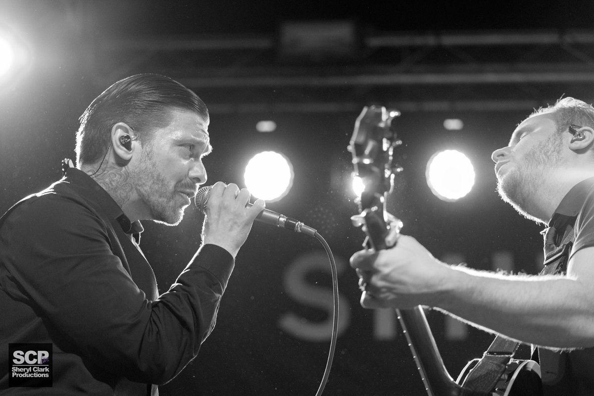 SherylClarkProd's tweet photo. @TheBrentSmith @ZMyersOfficial @SmithMyersFans @Shinedown https://t.co/PIPfbz2VEi