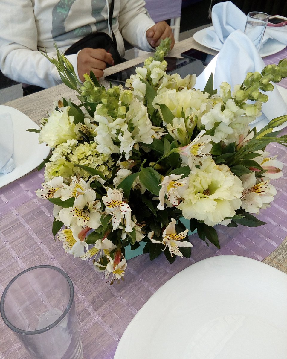 fmatisse's tweet photo. Las flores, el complemento perfecto para toda celebración!!!
#tuilusion #nuestrapasion #matisse #flores #flowers #bride #wedding #boda #fiesta #celebracion #luxury #pasion https://t.co/uVOhx9modU