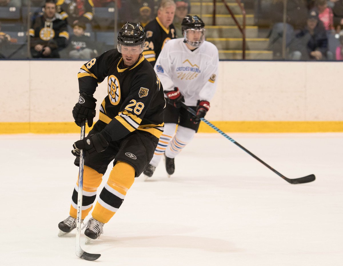 On January 28 the CM Wild faceoff the #BruinsAlumni #hockey legends to benefit CMARS - buy tickets now: ow.ly/d2ic30hEBYD