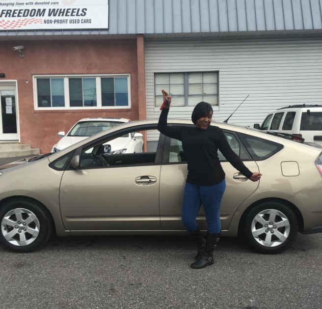 Vehicles4Change's tweet photo. With her car award, Jewel is able to be more active in her children's lives! To learn more visit our blog at https://t.co/H2o1SQ2NT4 #Vehicles4Change #MotivationMonday https://t.co/beMEtiiNgu