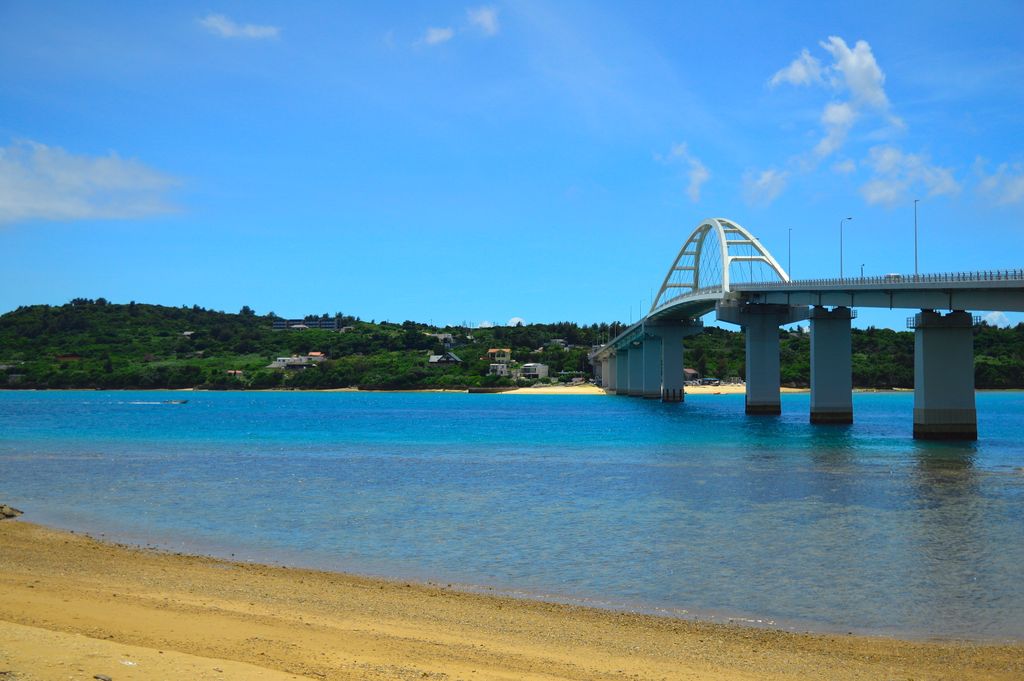 Honda Cars 沖縄 En Twitter 美ら海めぐり 瀬底大橋 沖縄本島と瀬底島を繋ぐ瀬底大橋 橋の全長は約760mで その下には砂浜が広がり 綺麗な青い海を一望することができます Honda Hondacars沖縄 沖縄ホンダ 瀬底島 瀬底大橋 海 T Co Wnhpfhfnni