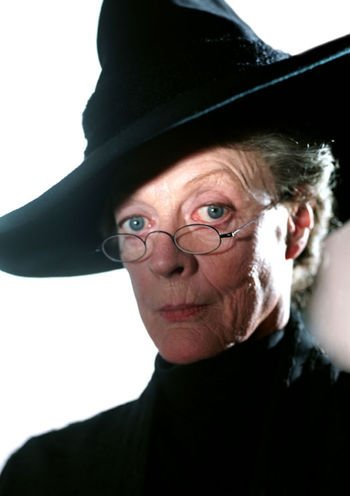 Hogwartssite's tweet photo. ¿Qué profesora preferirías tener?

RT - Minerva McGonagall
Me gusta - Dolores Umbridge https://t.co/dhRS3aipJs