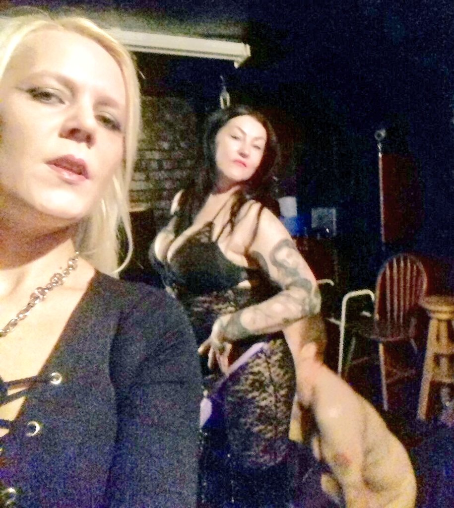 Recruiterslave's tweet photo. Will you survive a #DoubleAss session with the #stunning @TheMistressDita and the #awesome @UKMistressAmor Dare you book to find out? #slave https://t.co/hIw31ko5LD