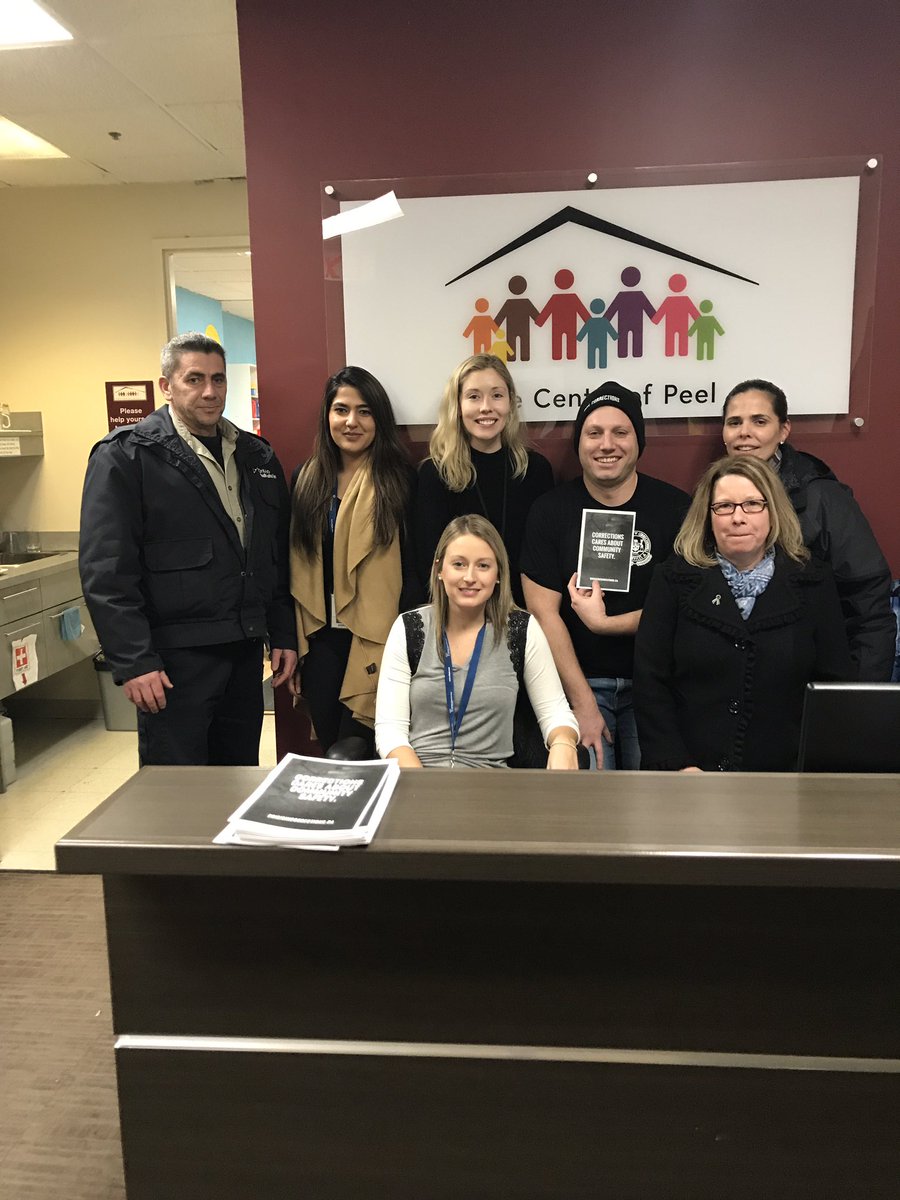 canadia1982's tweet photo. Locals 290, 263 &amp; 229 dropping off donations at the Safe Centre of Peel. Thanks to all our members we were able to provide $1500 and child friendly snacks. Thanks to @opseulocal290 @opseulocal263 for joining to support @SafeCentre #CorrectionsCaresAboutCommunitySafety https://t.co/0e8SagepPc
