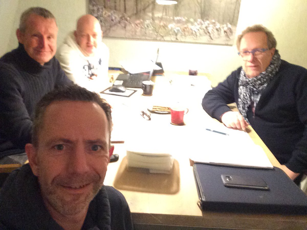 BWFbestuur's tweet photo. Bij onze sponsor #addvo op kantoor nog even een bestuursvergadering voor onze jaarvergadering van 13-1 #seizoen2018 #achterdeschermen https://t.co/Abkli2tXYX