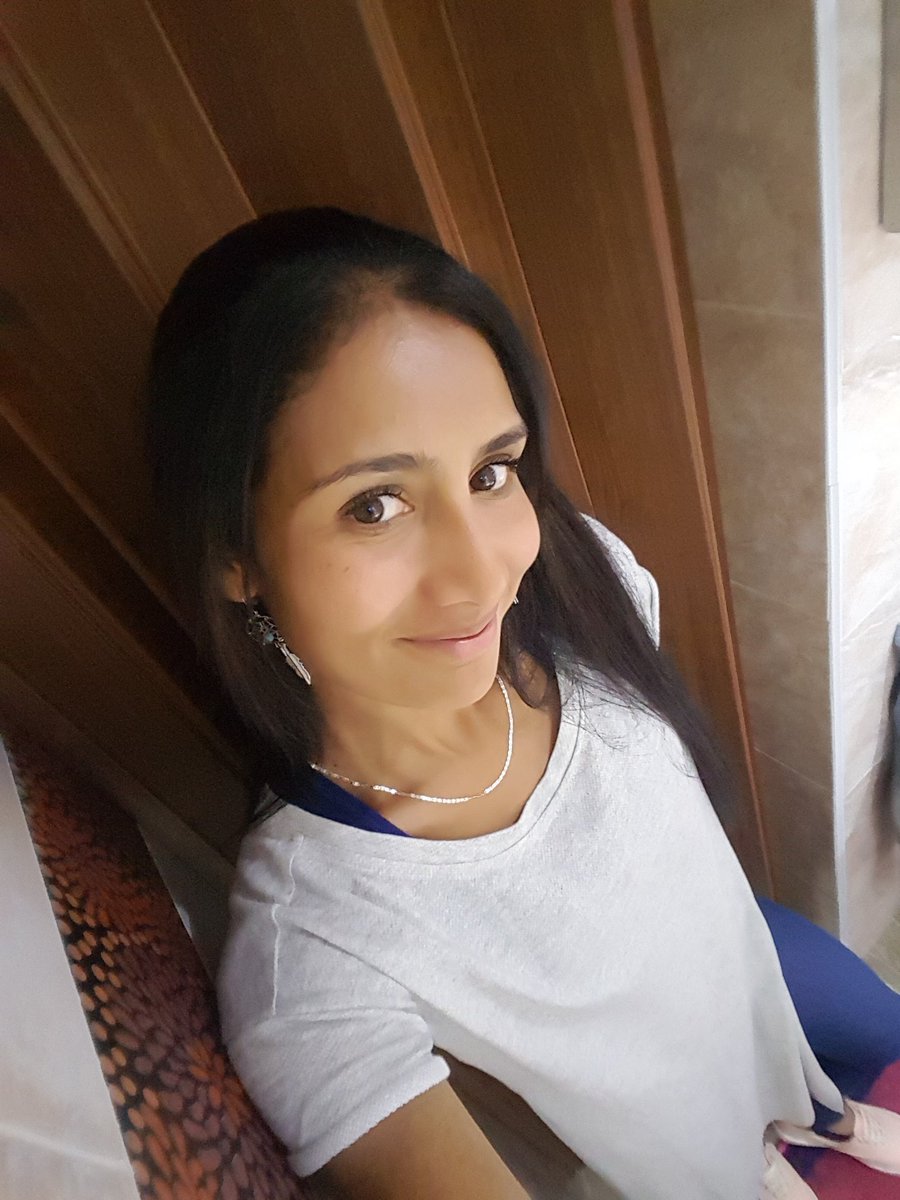 AngieRun09's tweet photo. Arranca este 2018, los ánimos intactos y la batería recargada. "Que la fuerza que te mueva sea el amor por lo que haces" https://t.co/rj3oCHkUGn