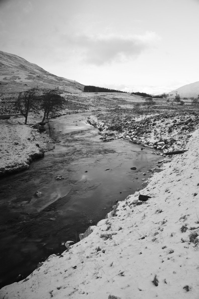 Munrowalker42's tweet photo. #winteryscene #snow #Braemar #Glenshee @cairngorms @VisitCairngrms @VisitScotland @scotlandinspire @ScotsMagazine @UndisScot @BBCScotWeather @BBCWthrWatchers #lovescotland #loveit #ScotSpirit https://t.co/d7NtzRWkqb