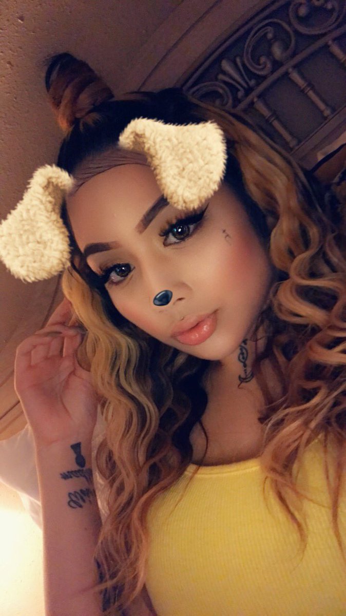 Mya_foreign's tweet image. Fav color is 💛