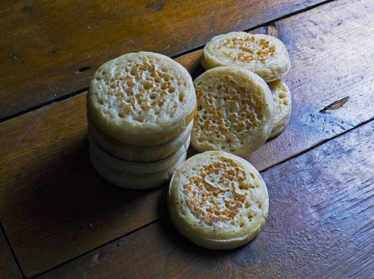 _MODERNPROVIDER's tweet image. CRUMPETS!
