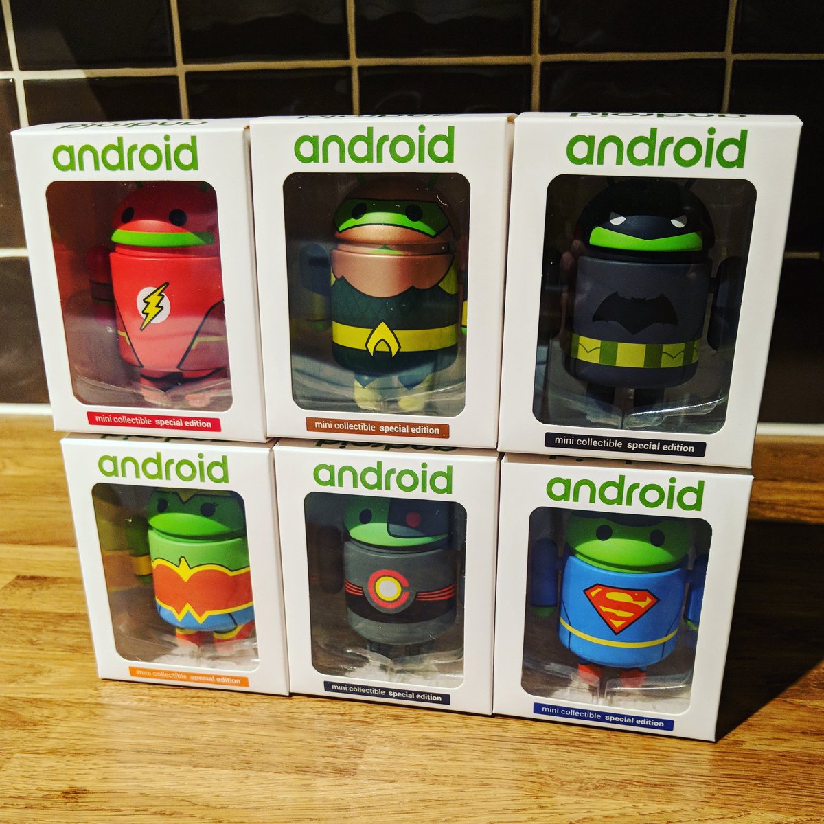 levakcz's tweet photo. Thanks a lot @Android and @Google @GoogleUK for really awesome gift! 🤩👍
#AndroidPay #Android #Google #JusticeLeague #DCComics https://t.co/sUTS4GmxI6