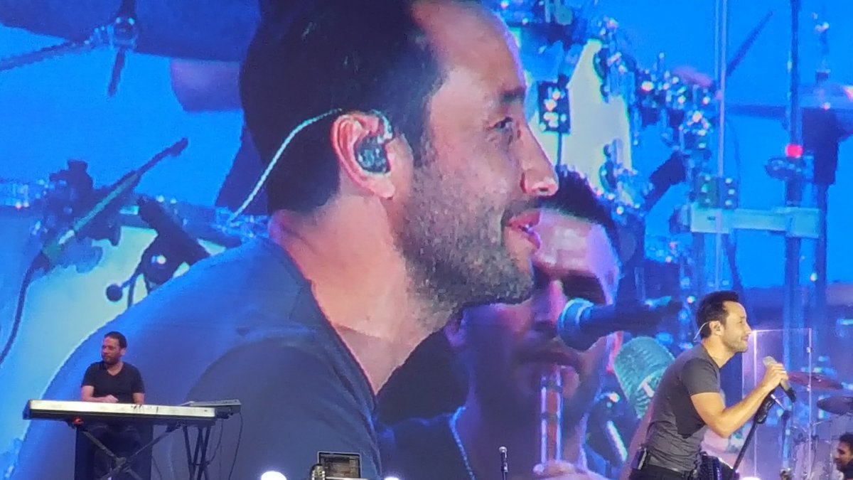 jekgutierrez's tweet photo. La 4ta noche del #FestivalJM2018 🇦🇷 @LucianoPereyra 💛!#EDICION53 https://t.co/MpaOSGKpvL