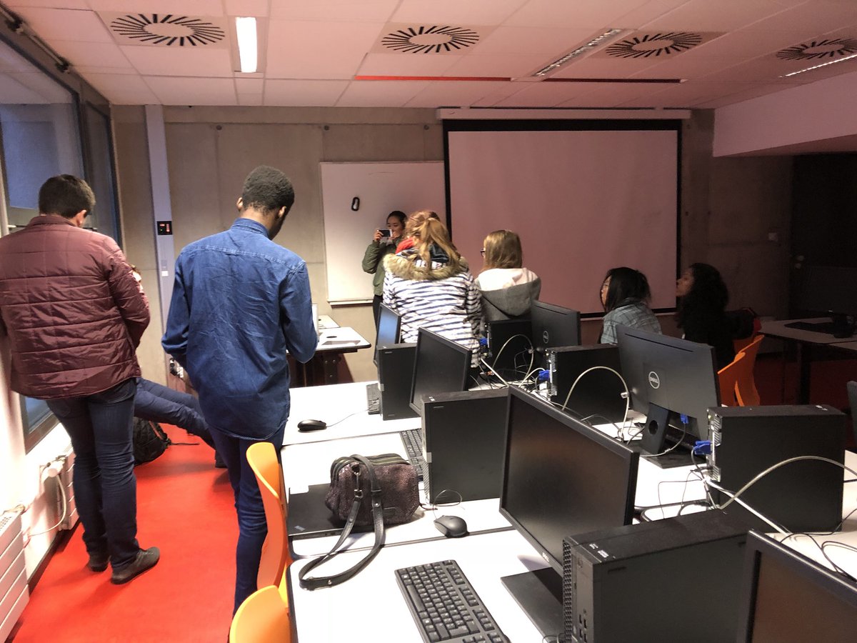 RedmannKatrin's tweet photo. #SAPInnojam @SAPNextGen atmosphere geniale a la Fonderie! https://t.co/wZFRgUPUyL