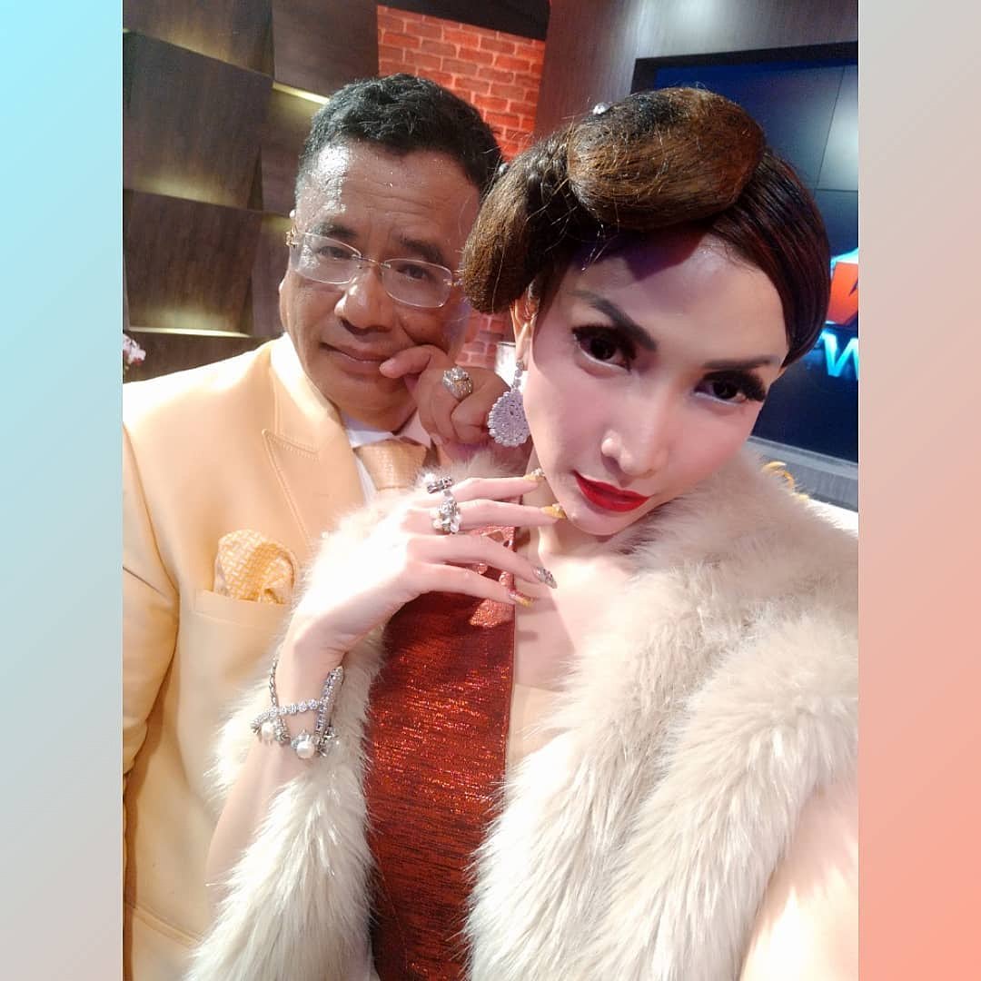 Jangan lupa saksikan Nyai <a href="/Roro_Fitria/">NYAI RORO FITRIA</a> di HOTMAN PARIS SHOW, mlm ini 9 Januari 2018 pukul 22.00 WIB hanya di @OfficialiNewsTV