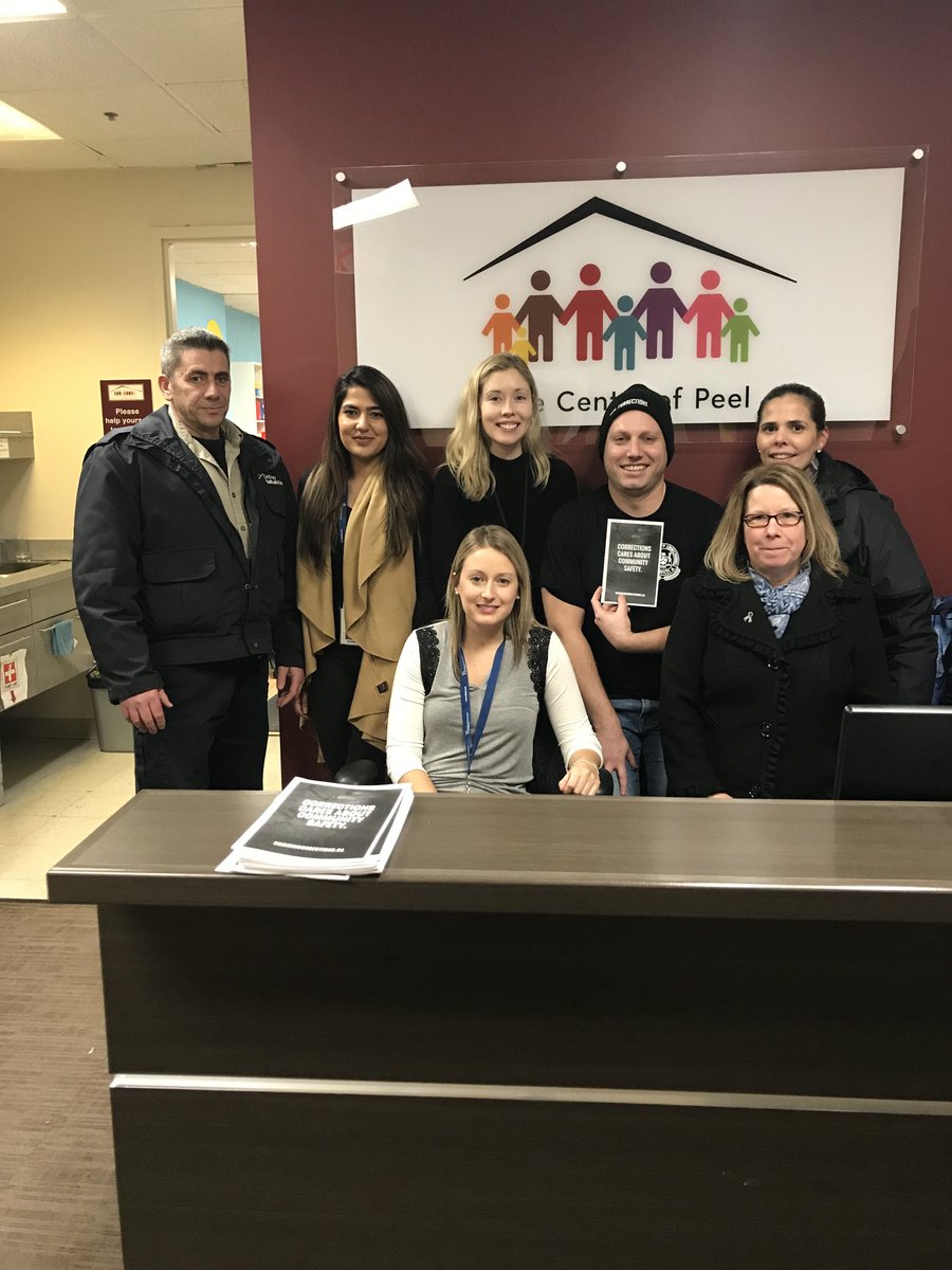 opseulocal290's tweet photo. Donating $1500 and child friendly snacks to Safe Place Peel! Good work @opseulocal290 @opseulocal263 @opseulocal229 @SafeCentre https://t.co/trIy9lbke4