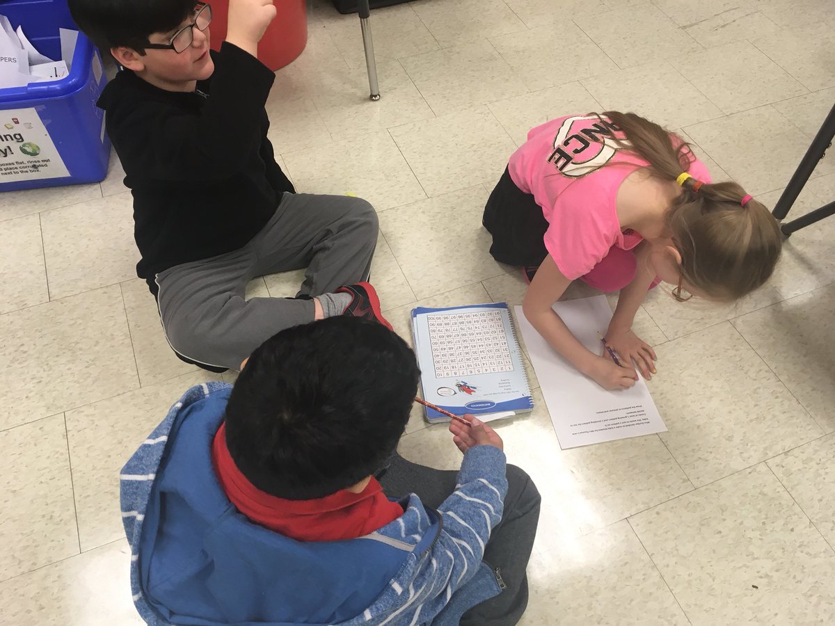 AlpineRm12's tweet image. We were working hard in Math today helping to create patterns if we were to make a blanket for Mrs Thomas’s new baby. #patterning #mathpartners