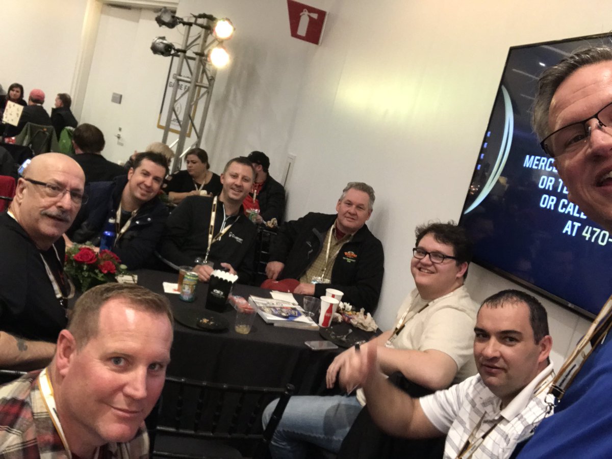 ravelda1's tweet image. Almost Game Time!  Pregame at @CFBPlayoff with #CockroachSolutions Sweepstakes winners!  
#CFBPlayoff
#NationalChampionship @SyngentaPest