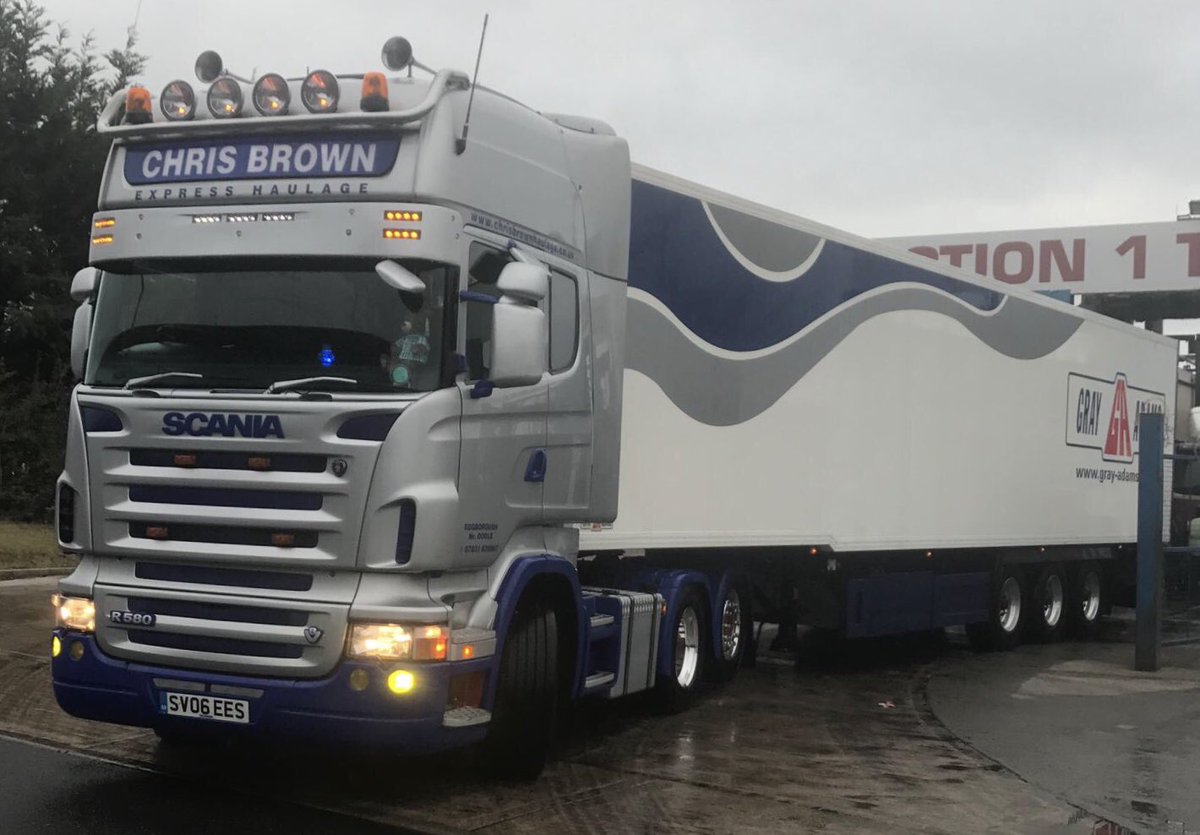 V8 and new trailer out and about today 👍