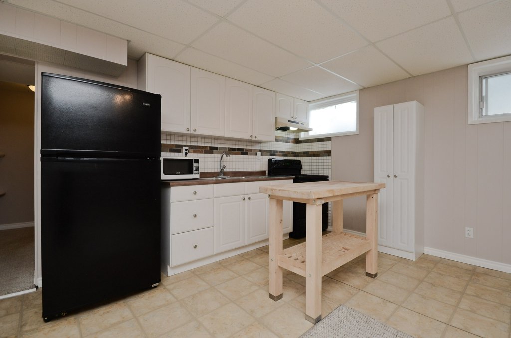 eddiegebran's tweet photo. LISTING OF THE WEEK!! Check out this unreal bungalow with a LEGAL BASEMENT SUITE! https://t.co/mLLhjxVsAO