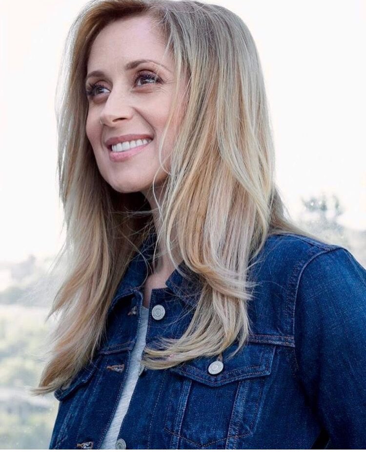 larafabianfan62's tweet photo. Une pensée bien spéciale pour l’anniversaire d’une personne exceptionnelle. Joyeux anniversaire 🎊🎁🎂 https://t.co/RiojyvVH0B