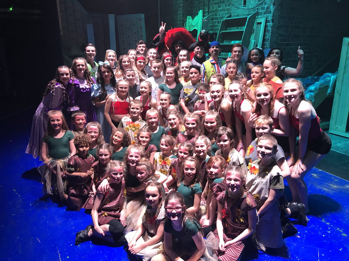 Unit17DanceUK's tweet photo. @DecoNorthampton 🌟⭐️💫✨ https://t.co/bP5iUIRsAg