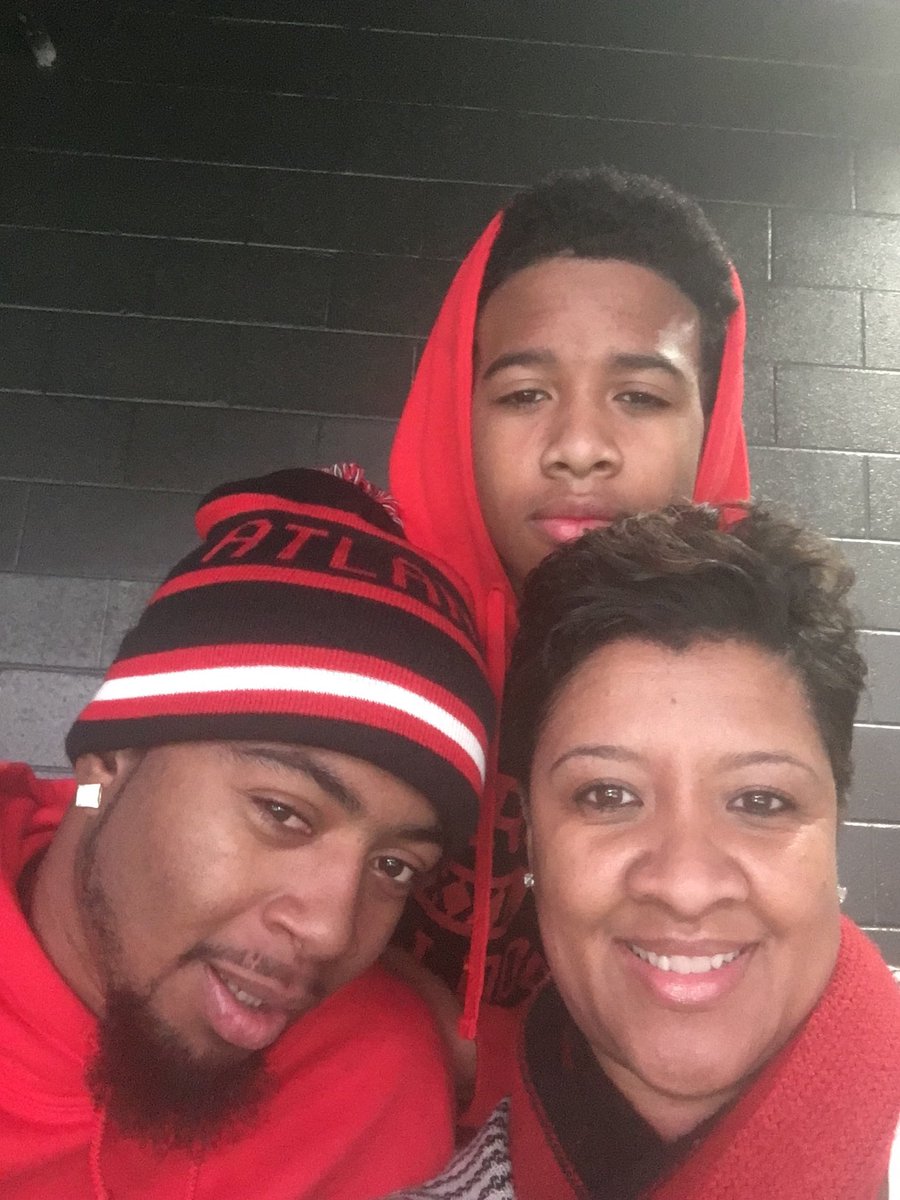 devongales's tweet image. Go dawgs!!!🐾🐾#CFBPlayoff #NationalChampionship