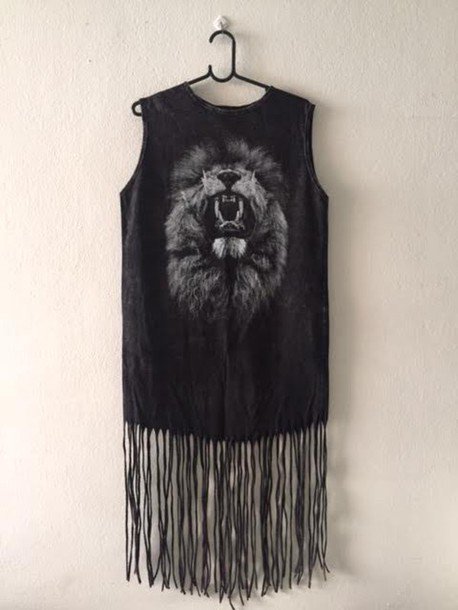 blogue_mx's tweet photo. ¿ Necesitas ropa con flecos en tu vida ? Si. 
https://t.co/VJeKjJbfYG https://t.co/LWWsIIJeLS