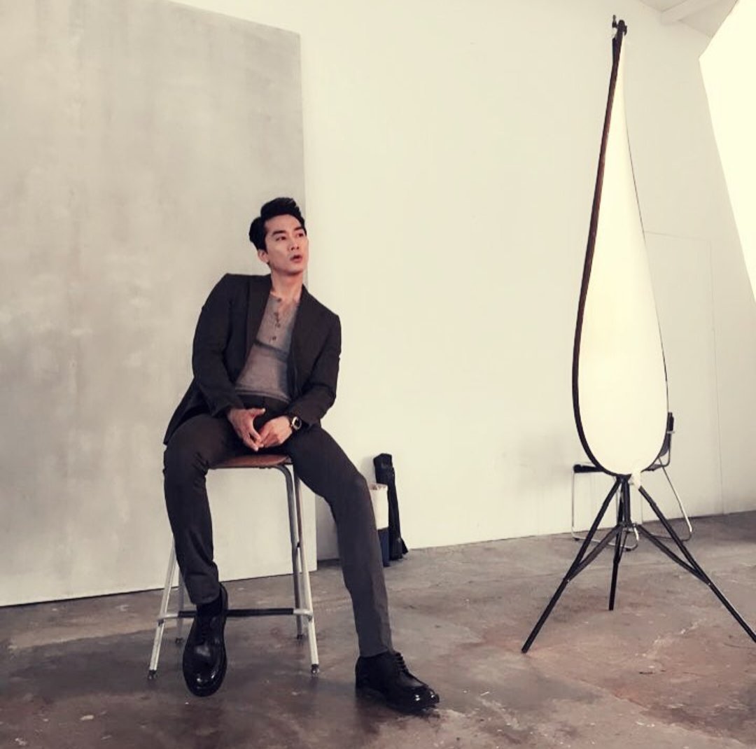 OwcyBlog's tweet image. Koreańskie Black od Netflixa jest genialne. Plusy za stronę wizualną.