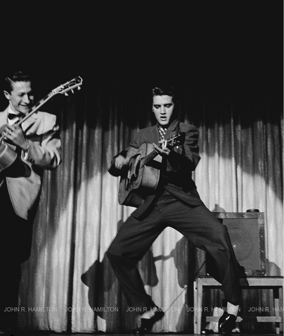 JRHcollection's tweet photo. #OnThisDay in 1935, #ELVIS was born. #HappyBirthday to the #KingOfRockAndRoll #fromthearchives - On Aoril 23, 1956, #JohnRHamilton photographed a 21 year old @ElvisPresley at his first #LasVegas nightclub show, a two-week appearance at the #NewFrontierHotel on the #LasVegasStrip https://t.co/KbidJT3qiH