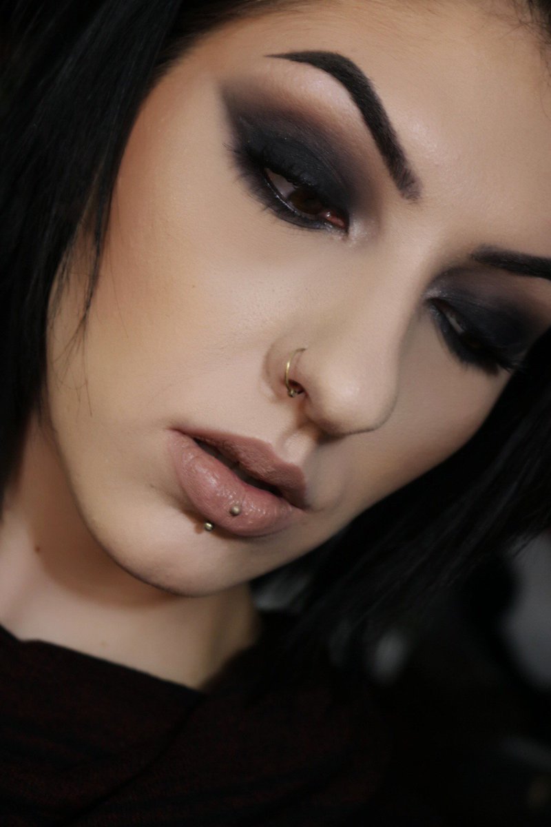 snake_adia's tweet photo. Day 4 of palette challenge
palette- @JeffreeStar cosmetics #beautykillerpalette
foundation- @BECCA_COSMETICS #evermatte foundation
bronzer/highlight- @BECCA_COSMETICS #apresski highlight palette
lips- @NyxCosmetics #liplingerie shade corset https://t.co/B19RfItU9P