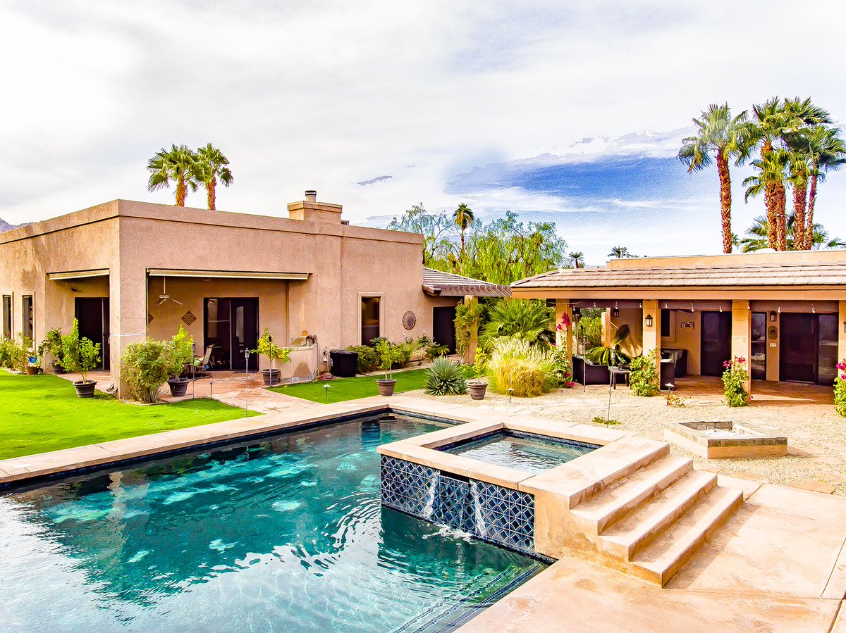 juools's tweet image. Thinking about a Desert Home Purchase? Take a look at this gorgeous Palm Desert Private Oasis! Walking distance to El Paseo, shopping, restaurants, art galleries and entertainment!  Contact me for more info. or Text LBR66407 TO 878787.  74280 Santa Ynez Ave. Palm Desert, 92260.