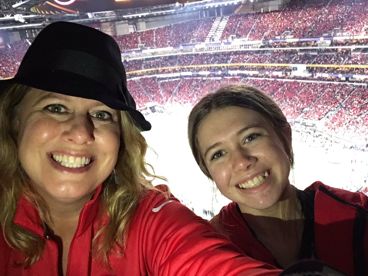 stacybjones1's tweet photo. #cfbplayoff #GoDawgs https://t.co/worgKZdZwA