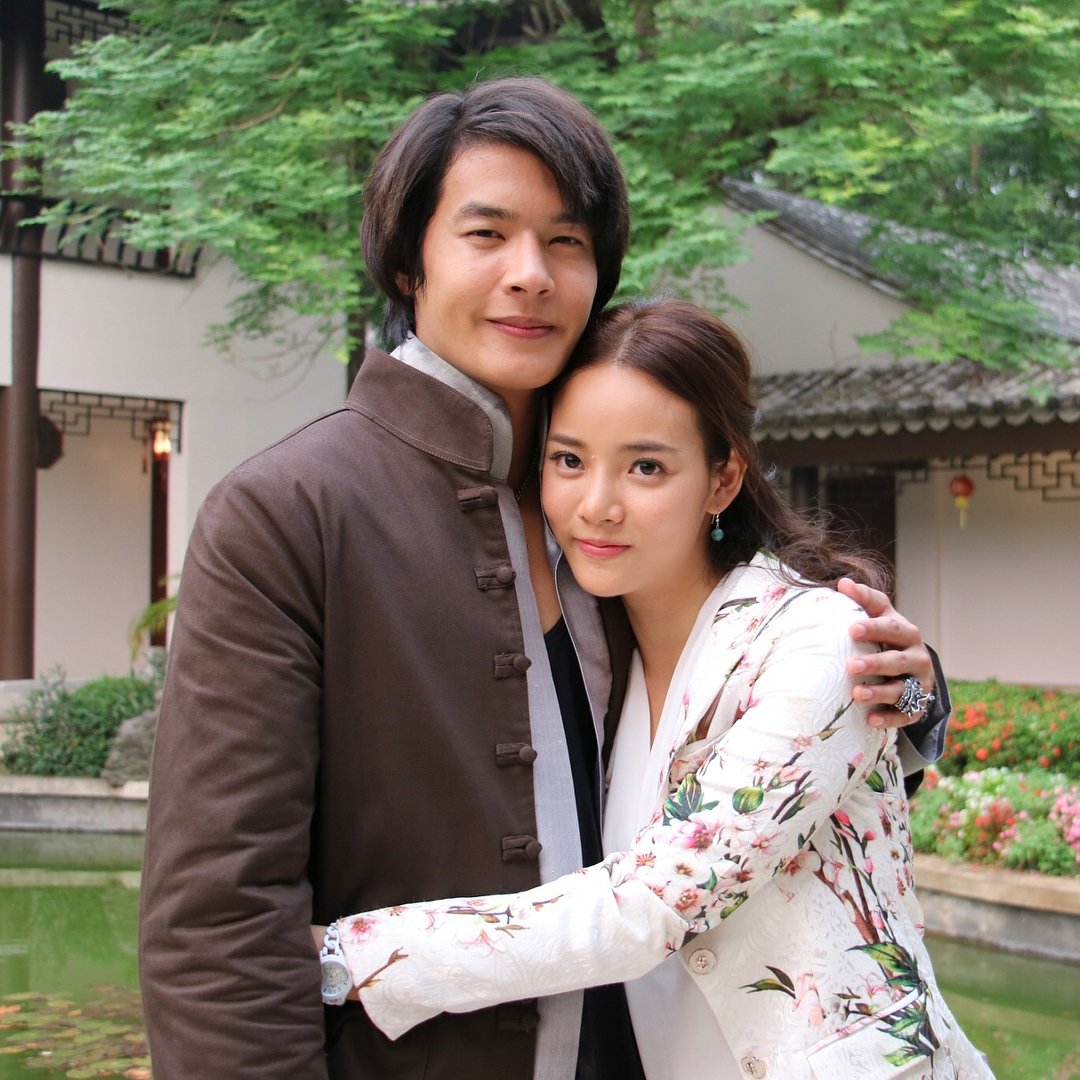 #ไข่มุกมังกรไฟ 
▶ instagram.com/paujinjong/
▶ <a href="/PuenKhaninLuv/">☄เพื่อน คณิน☄FC</a>