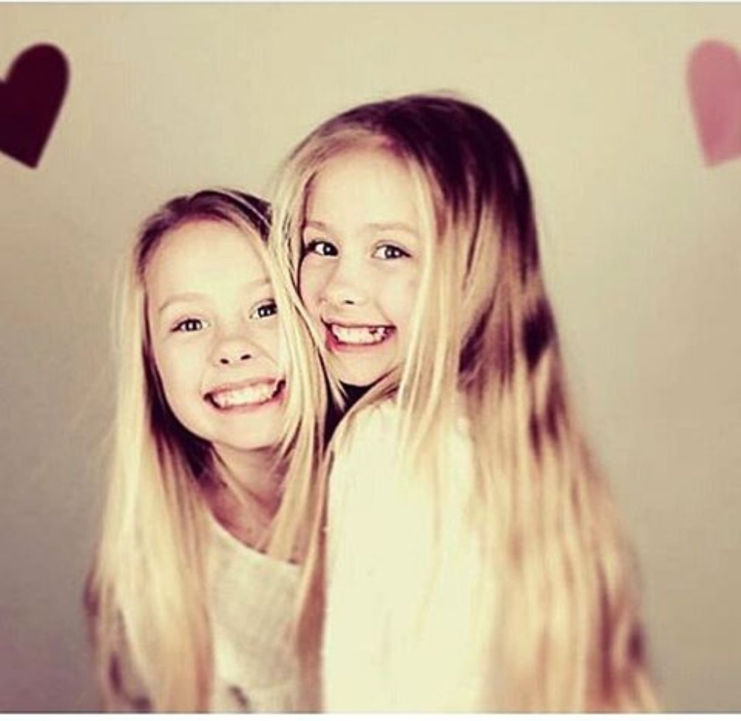 IzaAndElle8's tweet photo. Hii #twins #love #LikeForFallow https://t.co/paZ5fVSxuB