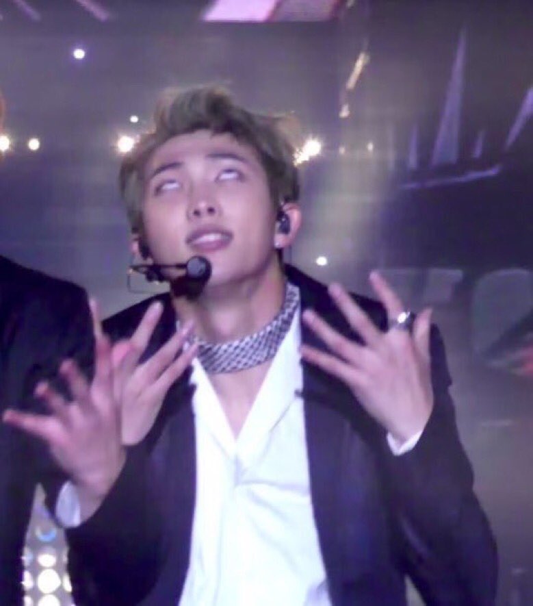 DYSTOPlC's tweet image. / officially the greatest meme ever