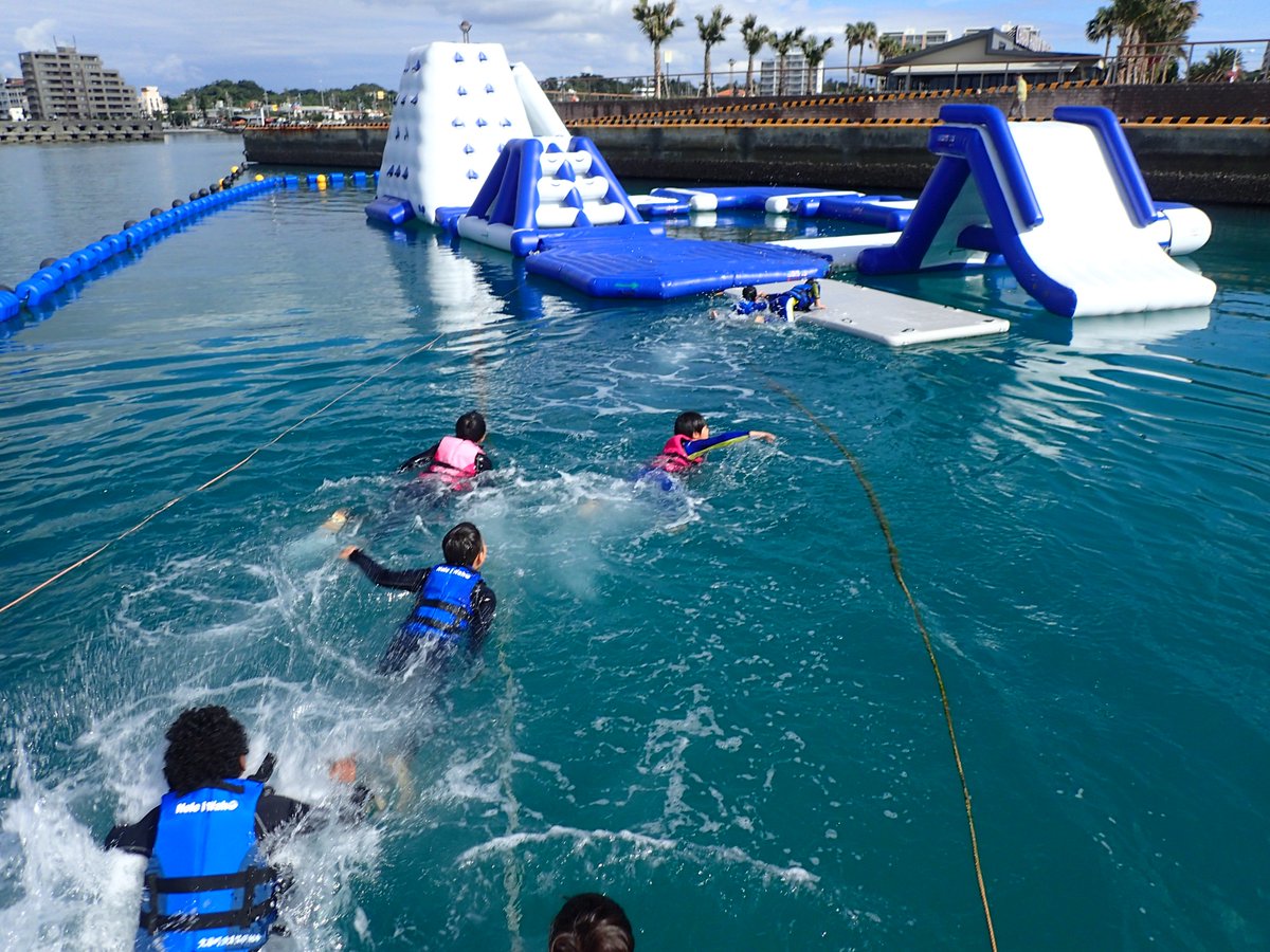 Sea Park Chatan T Co Gopybjbuud 冬 でも遊べるウォーターパーク 寒中水泳 いえいえ 快晴の日はプカ ンと浮かびたくなる夏のような天気 まさに南国沖縄 太陽カモーン 沖縄 冬でもできるマリンスポーツ ウェットスーツレンタル無料