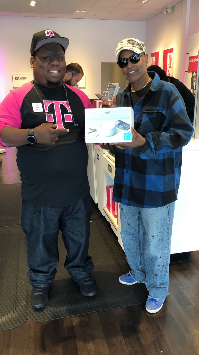 Its_Only_Me_40's tweet photo. Sold my 3rd Nest for the month, a safe customer is a happy customer #nest @TMobile @JohnLegere @KatyaRaskin #Team8637 https://t.co/fMxNYSDD1s