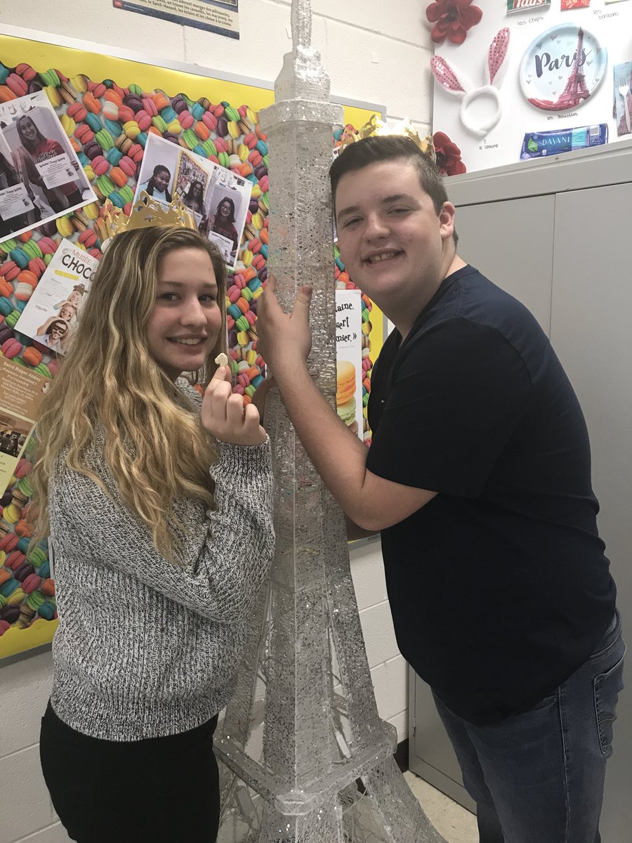amanda_lebrun's tweet photo. French II students enjoying a “Galette des Rois” (Kings Cake) for the Epiphany!! Whoever found the “fève” was crowned king or queen for the day!!! @GrantBulldogs #grantmindset https://t.co/fjWmiE5GSy