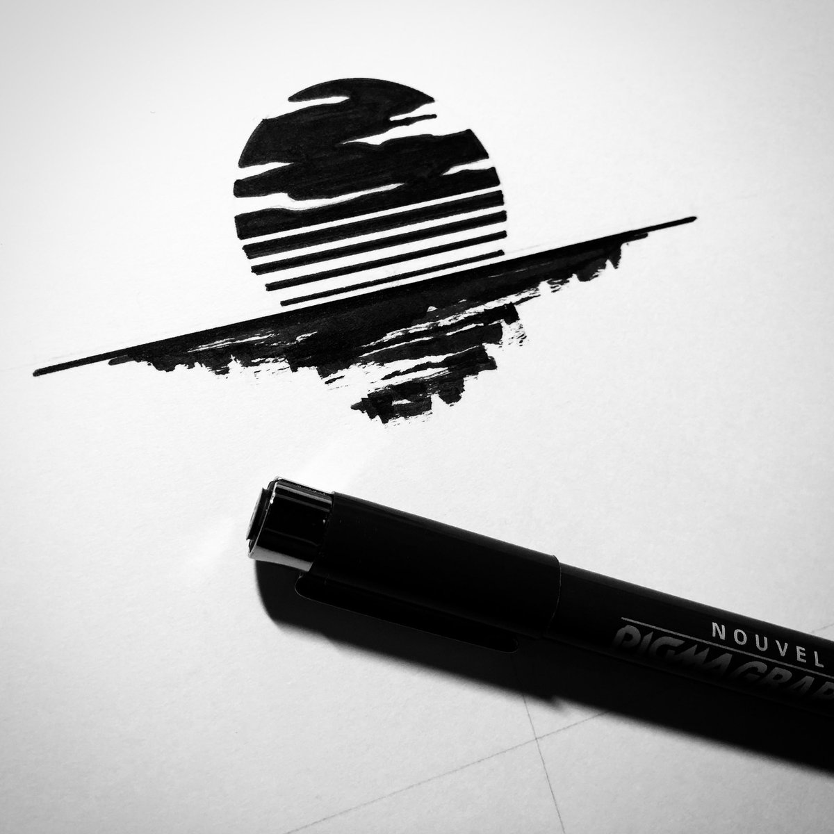 クロセシンゴ No Twitter ロゴのお仕事 夕日 絵 イラスト アナログ 線画 ペン画 モノクロ 白黒 ロゴ Illustration Art Artwork Draw Drawing Linedrawing Pen Blackandwhite Logo T Co Lz8tsrlmqs