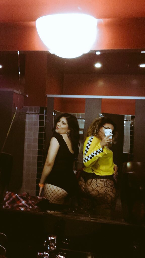 jovnnamr's tweet photo. Twitter seeing it first, Rave moments on New Year’s Eve with my fav 😛😤 #taptosee https://t.co/BEQwyEUAny