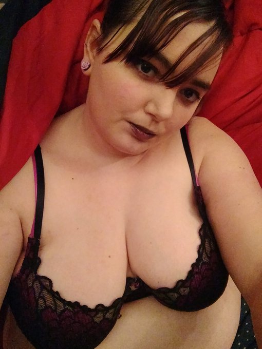 Lady Twizted’s pics and videos