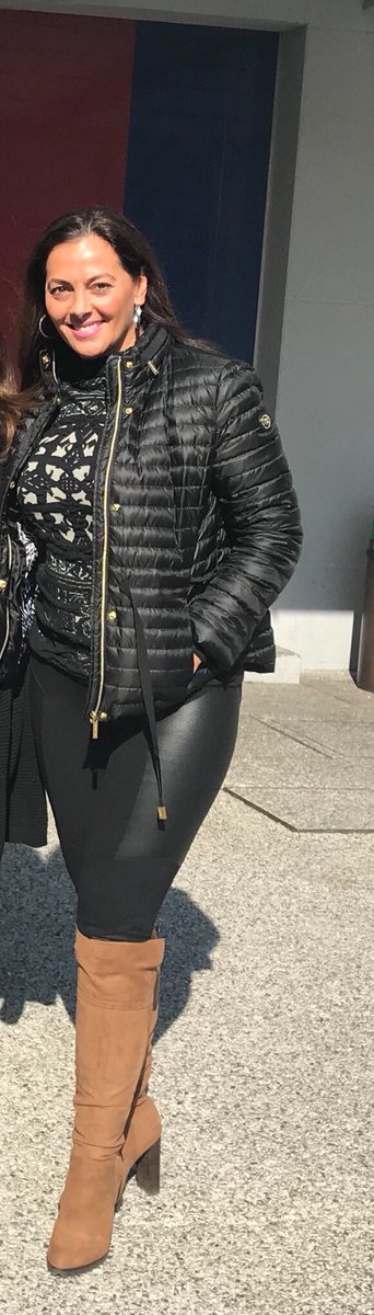 FCVDelCastillo's tweet photo. @vdelcastillotv súper hermosa!!! Que mujer tan sexy!!! 😊😘❤️😍🔥🔥 https://t.co/2NeRKzI9XO
