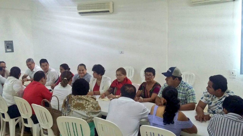 SeleneMollined's tweet photo. Con el propósito de fortalecer la presencia cenopista en las precampañas de nuestros candidatos, hoy se definieron algunas estrategias de fortalecimiento electoral con el organismo de mujeres y la red de jóvenes. https://t.co/NnnSDfizsW