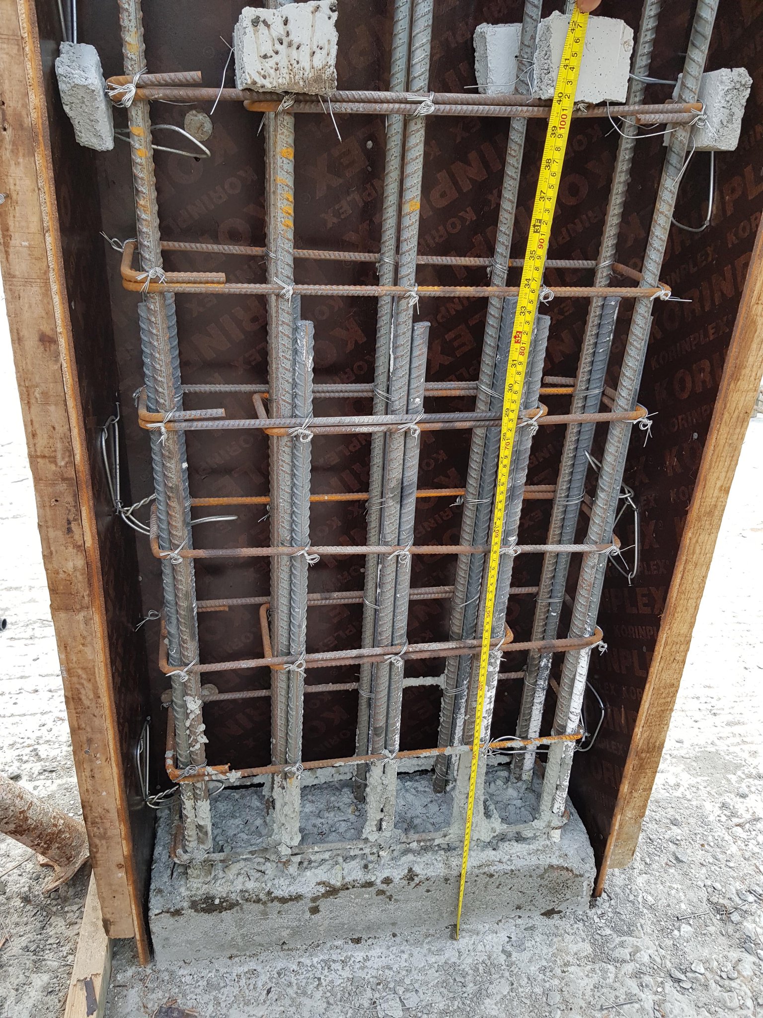 Nabnee On Twitter تأتي أسياخ حديد التسليح بطول 12 متر عند الحاجة لاستمرار اسياخ الحديد لاكثر من 12 متر يتم تداخل سيخ الحديد التالي مع السابق لمسافة تعتمد على أشياء كثيرة مثل