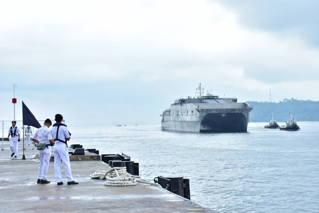 MPA_Barat's tweet photo. Persinggahan kapal USNS BRUNSWICK ke Pangkalan #TLDMLumut #DiplomasiPertahanan #NavyPeople
@tldm_rasmi @roslan1531 @mykamarul https://t.co/0ExC4gUqIA