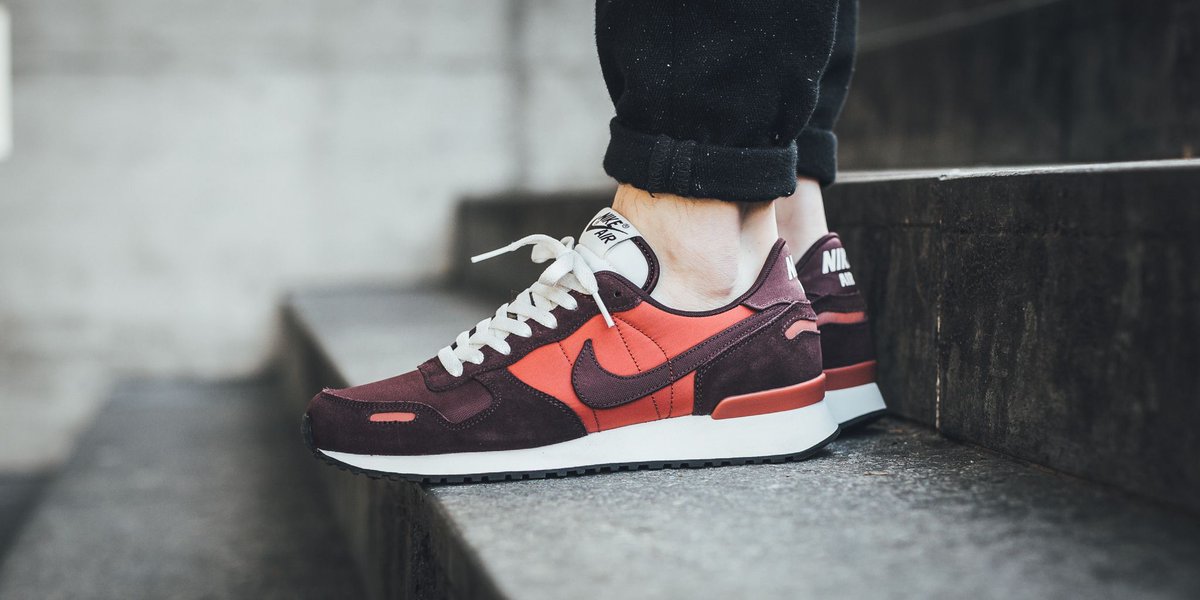 nike air vortex burgundy