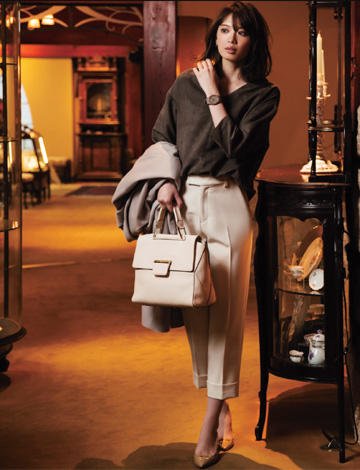 小学館 Oggi カーキトップスコーデ9選 冬 パンツとどう合わせる レディース 最新着こなし集 こなれ感をめざすにもってこいのカーキ色トップスを使ったコーディネートをまとめました T Co Zbgxb9kr9a カーキトップス 冬コーデ パンツ